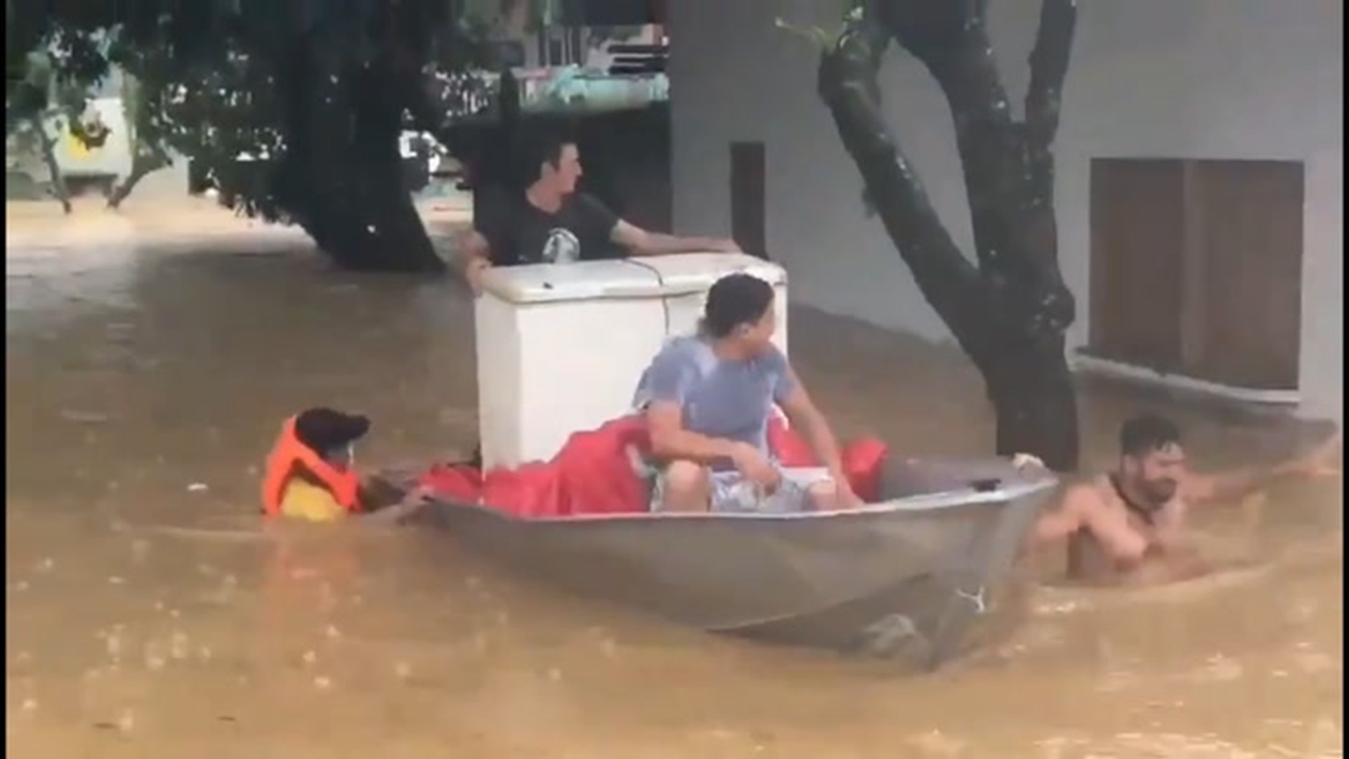 Search and rescue efforts continued in the Sula Valley, which includes cities such as San Pedro Sula, Choloma and Puerto Cortés, on Nov. 23 as the Fire Department of Honduras handled flooding in the area for the fourth time.