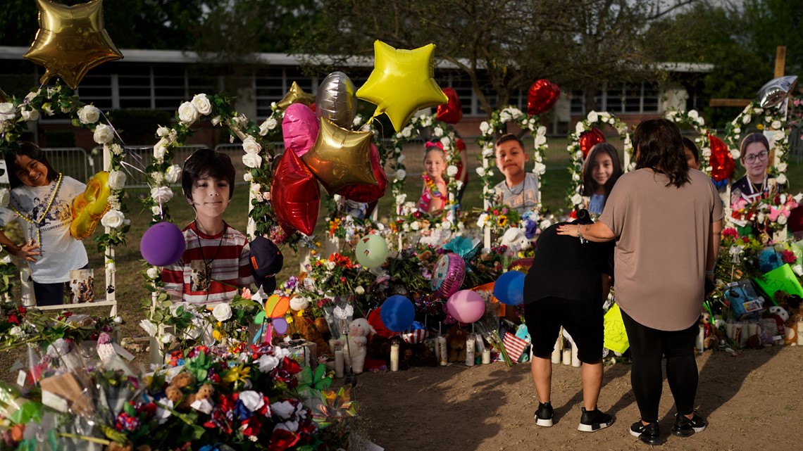 Funerals begin for victims of Uvalde school shooting - Vimarsana News