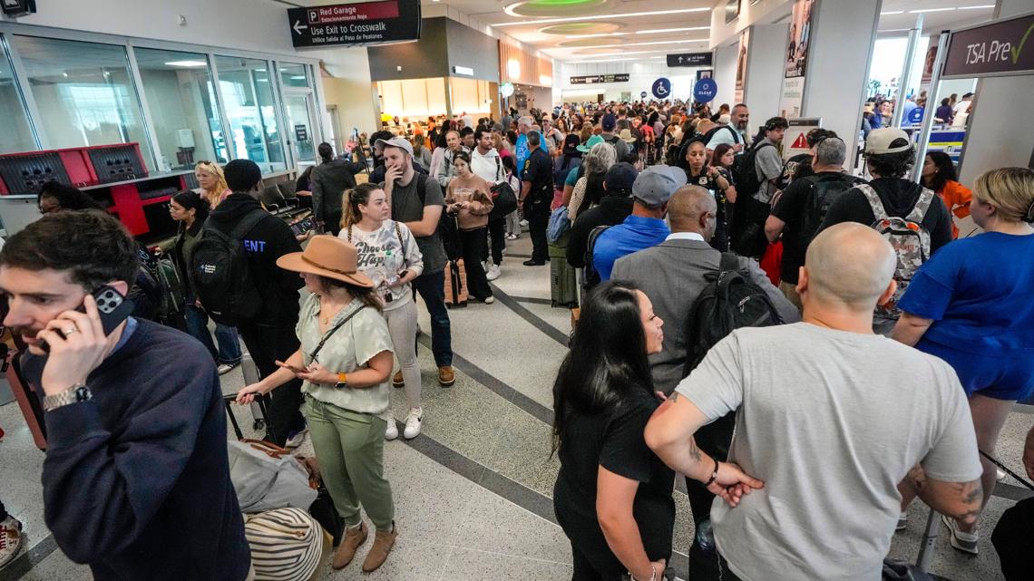 Homeland Security restarts Global Entry program after travelers faced long airport lines