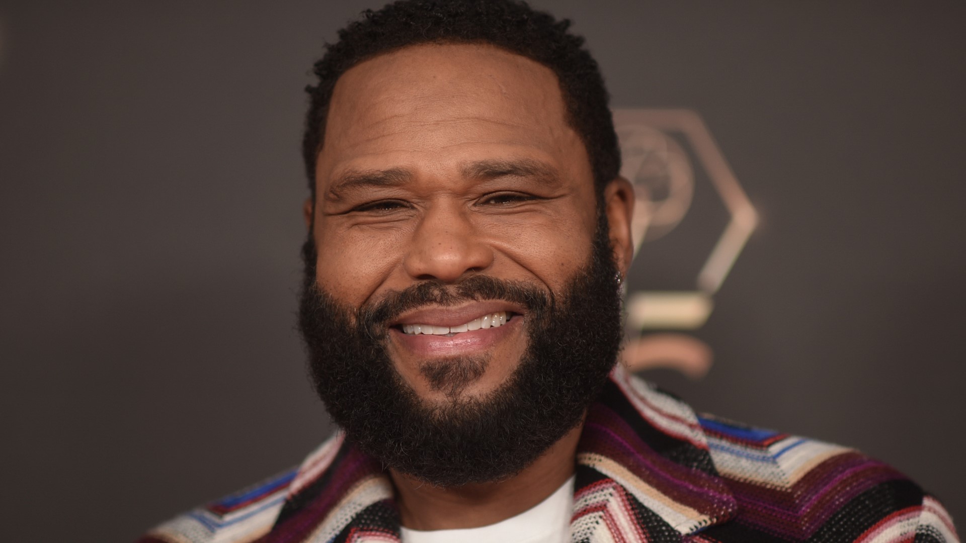 Anthony Anderson hurt in movie set fight, briefly sent to ER | wltx.com