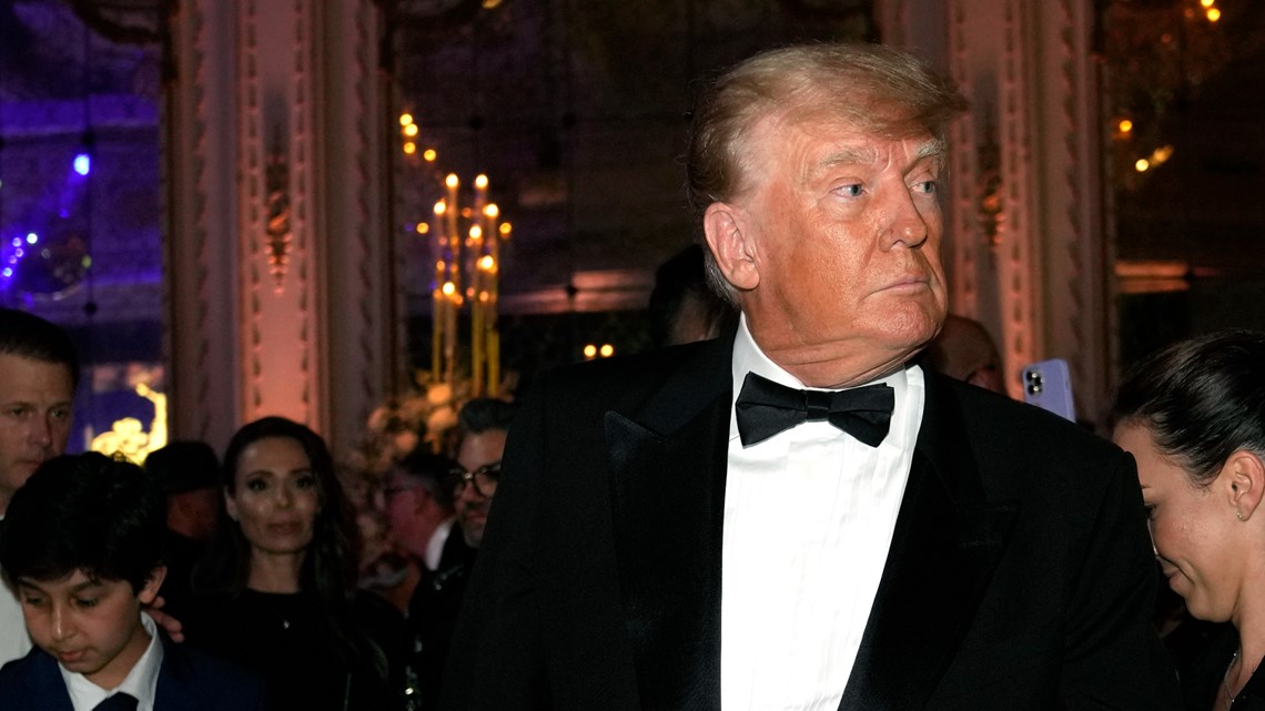 Comparisons between the Trump, Biden classified documents