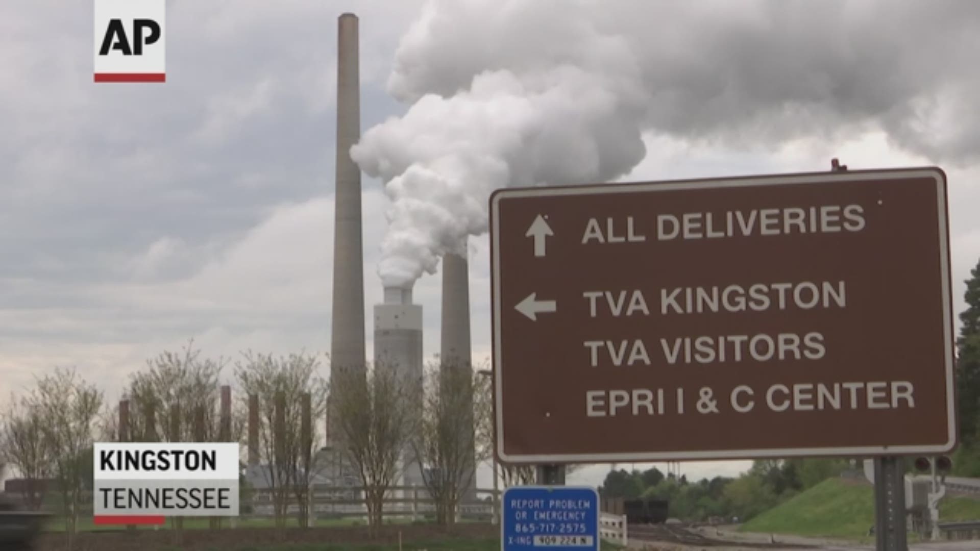 Workers who cleaned up a massive coal ash spill  in Tennessee 11 years ago say they are suffering from illnesses that include cancer. (AP)