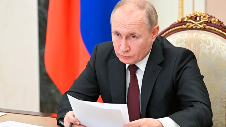 Biden 'convinced' Putin has decided to further invade Ukraine