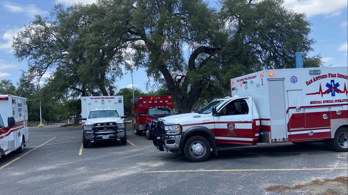 2 people dead, multiple people hospitalized after 'active shooter' situation at Robb Elementary School in Uvalde; police say suspect is in custody - Vimarsana News