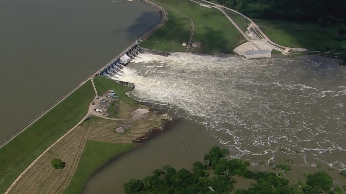 Lake Livingston Dam spillway under potential failure watch | wltx.com