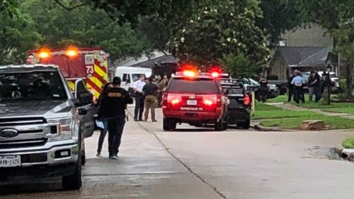 Two dead in shooting at home in BatesburgLeesville