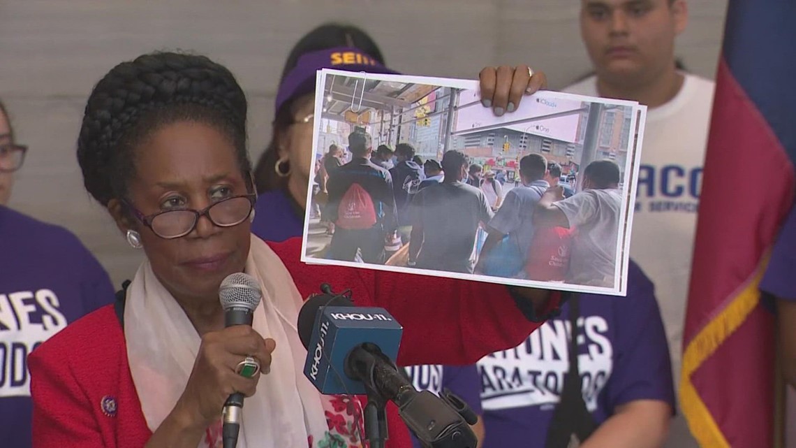 Sheila Jackson Lee criticizes states moving migrants out of state - Vimarsana News