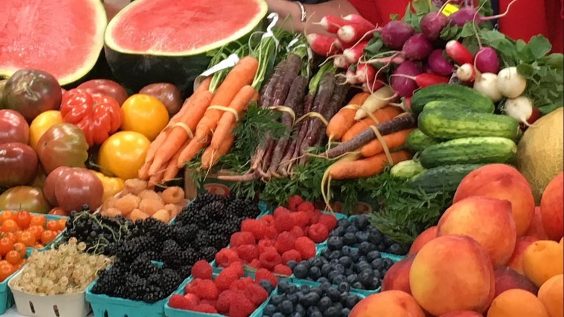 Program helps seniors get fresh produce while supporting farmers
