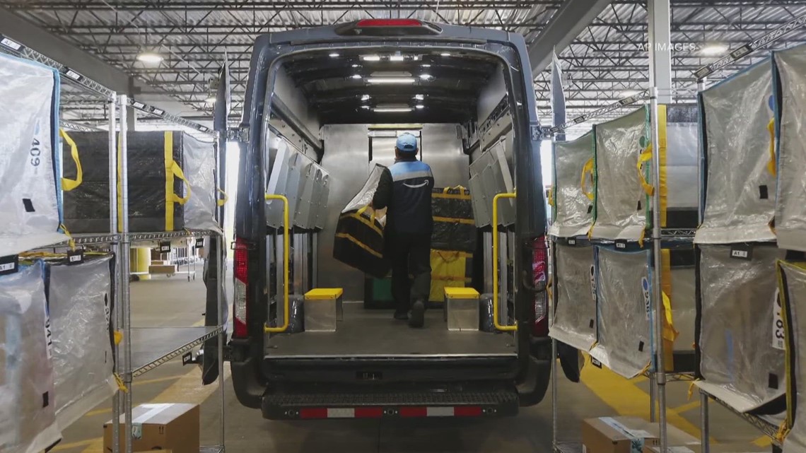 Report: Half of Amazon warehouse workers struggle make ends meet - Vimarsana News