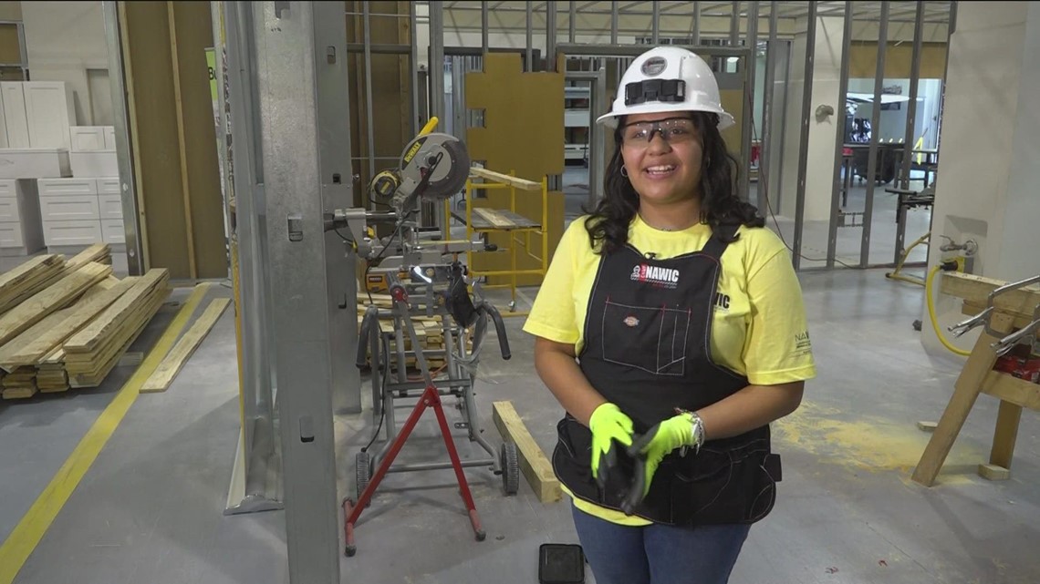 Construction industry recruiting women amid labor shortage - Vimarsana News
