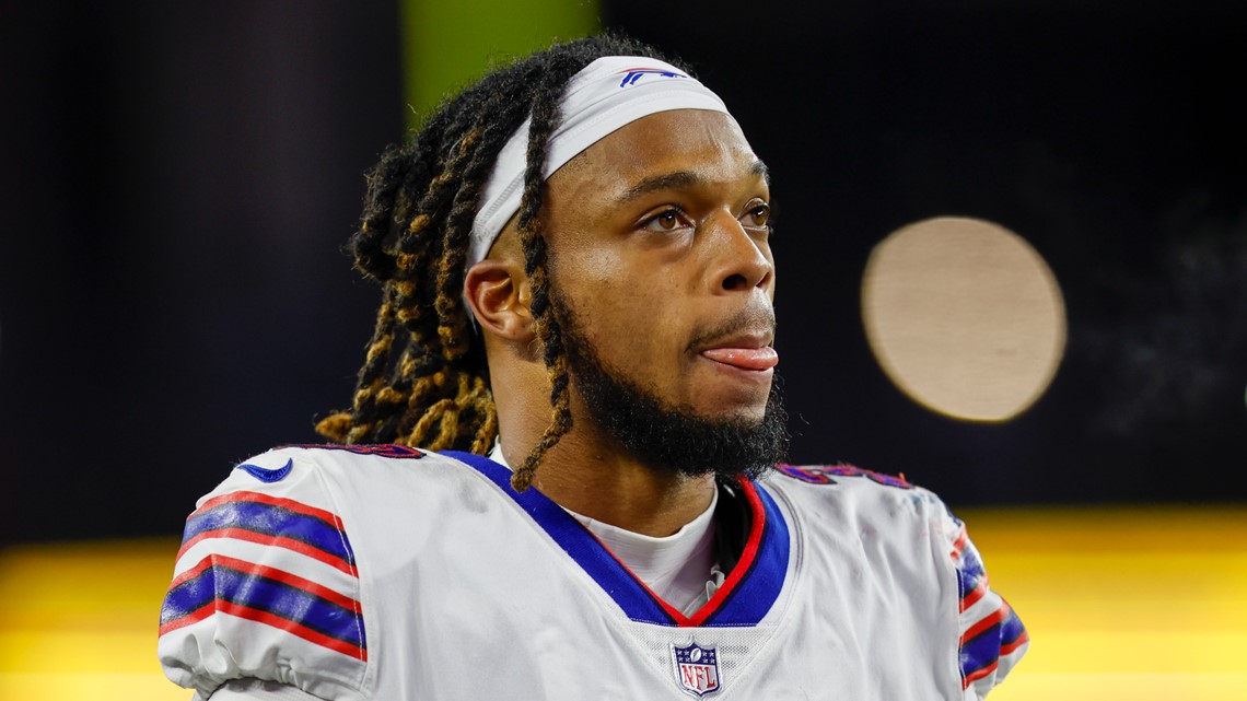 Buffalo Bills safety Damar Hamlin collapses on field, gets CPR