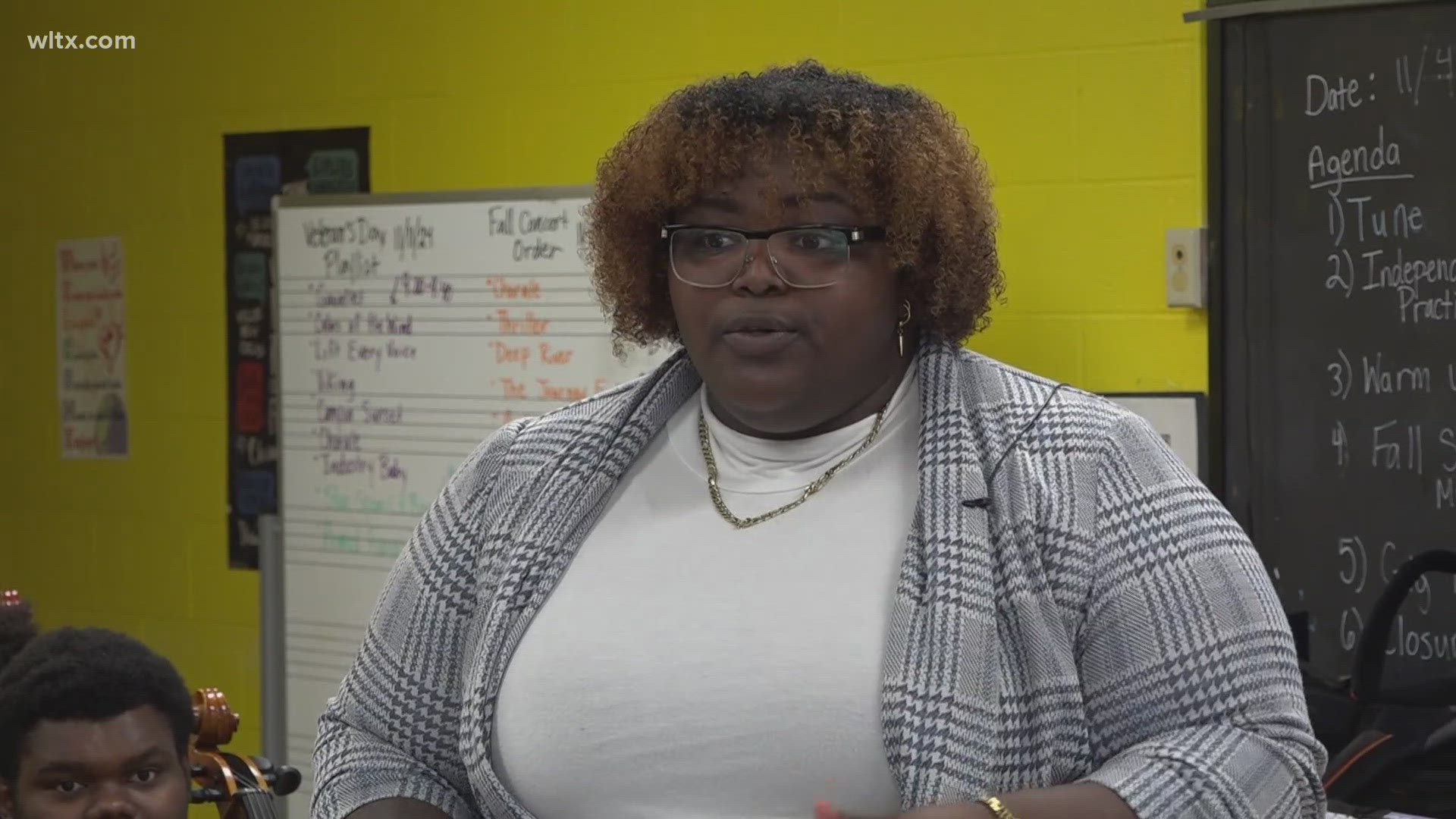 Fairfield Central High School's Naiesha Wise teaches children all about music.