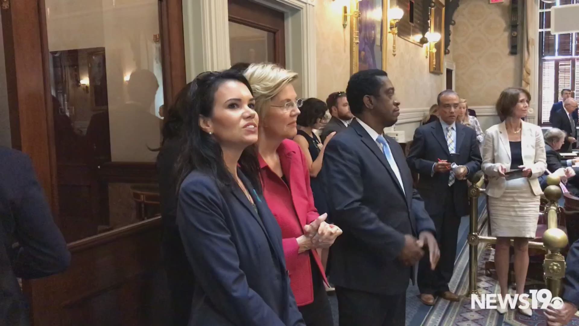 Democratic presidential hopeful Elizabeth Warren made an appearance Tuesday on the flood of the South Carolina State House.