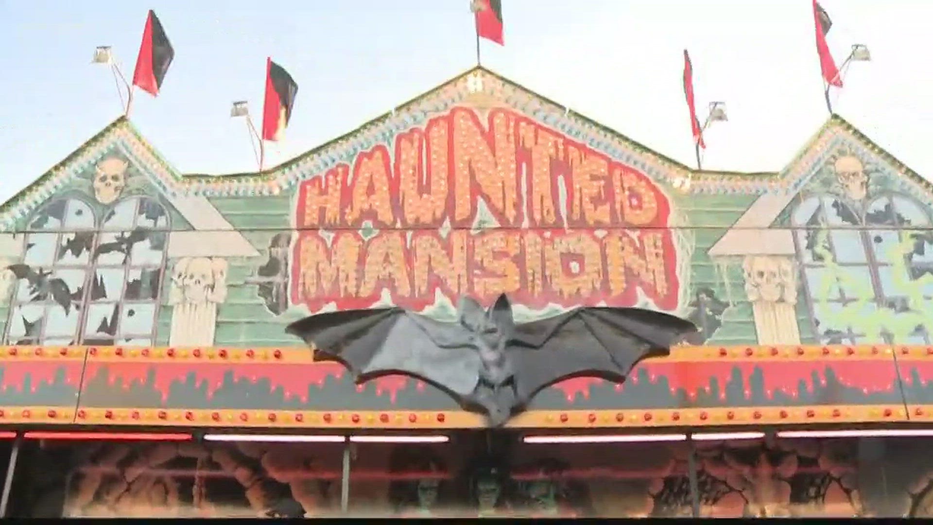 Reporters Nic Jones and Kayla Binnette check out the Haunted Mansion