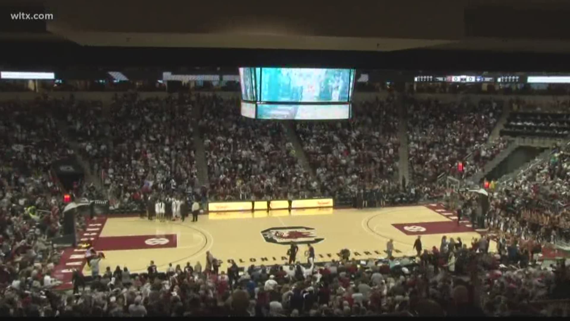 Dawn Staley, Tyasha Harris and Geno Auriemma speak after Monday's game.