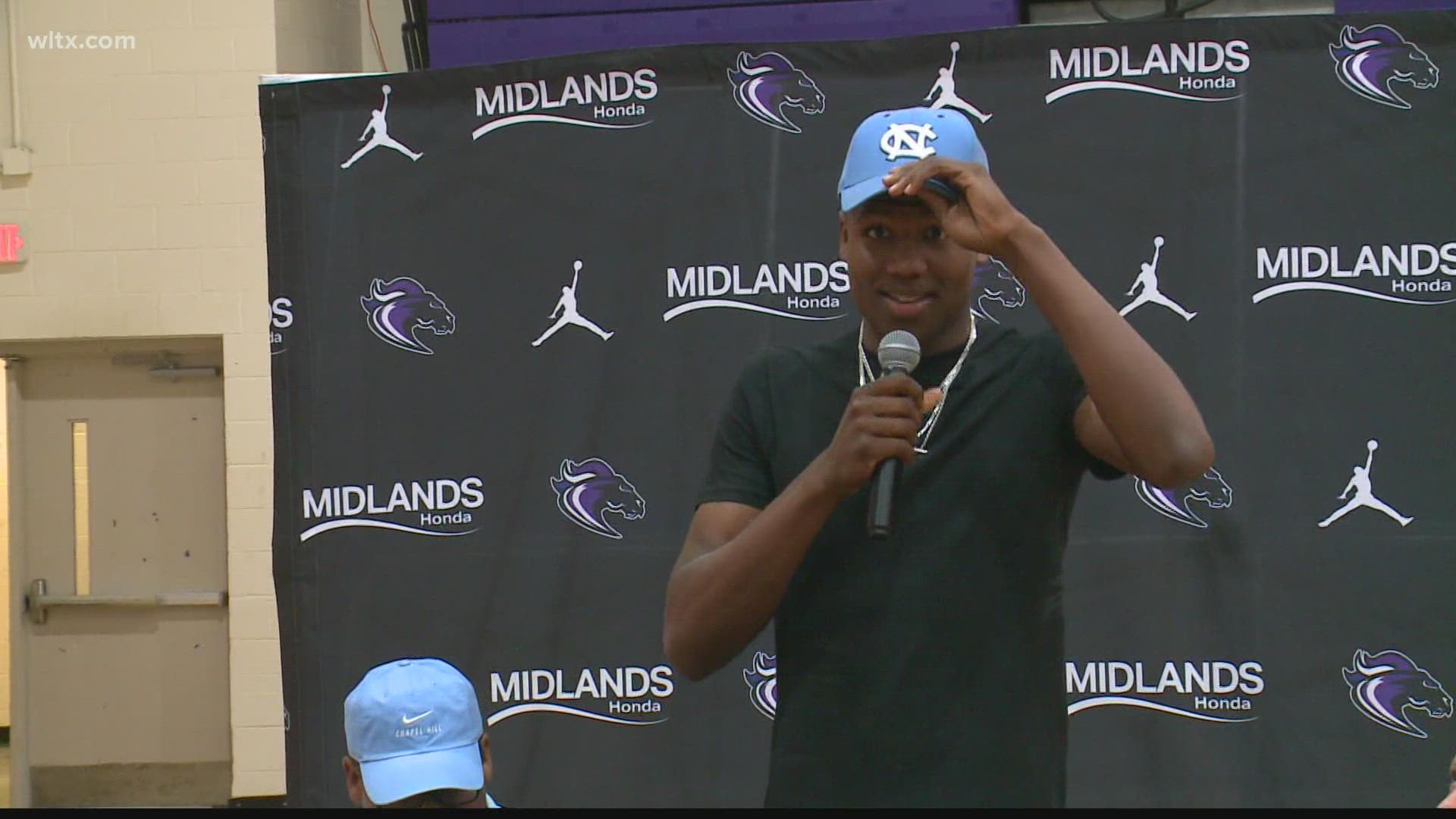 Ridge View star GG Jackson publicly announced his commitment to North Carolina.