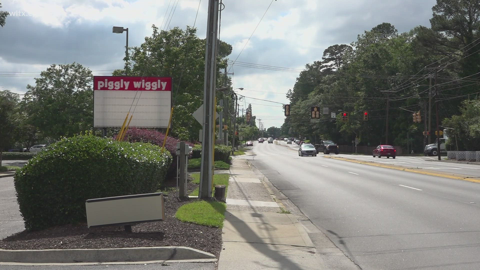 The property was home to the Piggly Wiggly for 40 years, the 3.22 acres at the corner of Kilbourne Road and Devine Street has sold. 