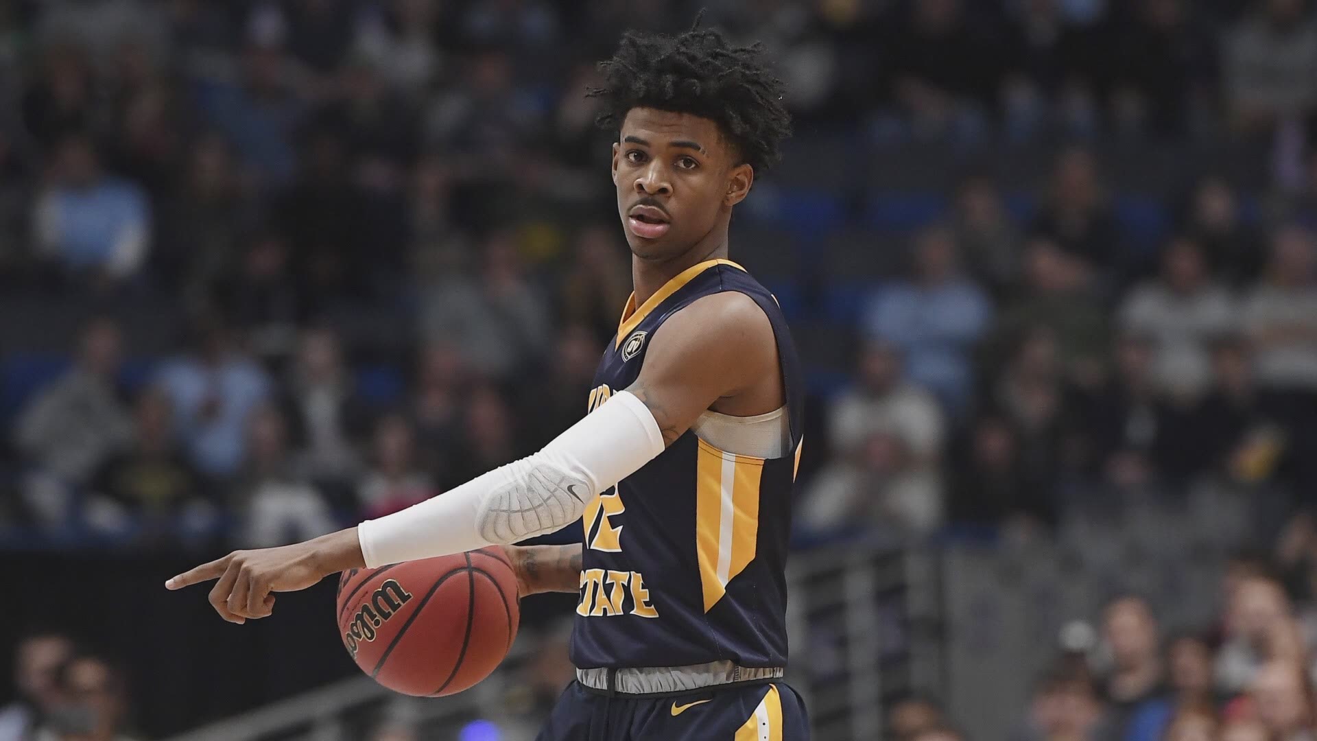 On another special edition of English Lessons NBA Hall Of Famer Alex English breaks down the game and talent of Crestwood product Ja Morant. Ja, the OVC Player of the Year out of Murray State, is projected to be the second overall pick in the NBA Draft.