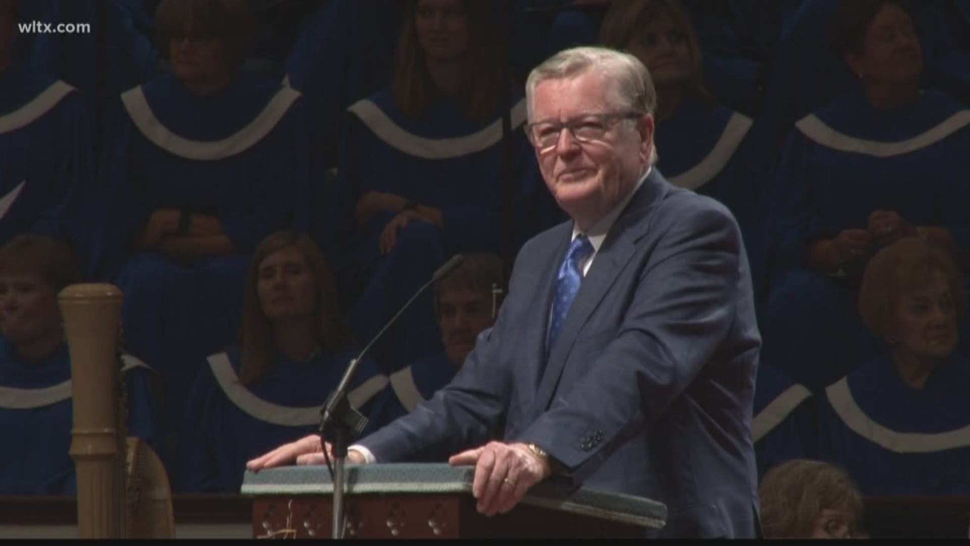 Hundreds packed into First Baptist Church in Columbia to honor Dr. Wendell Estep, who held his final service after 30-plus years of ministry.