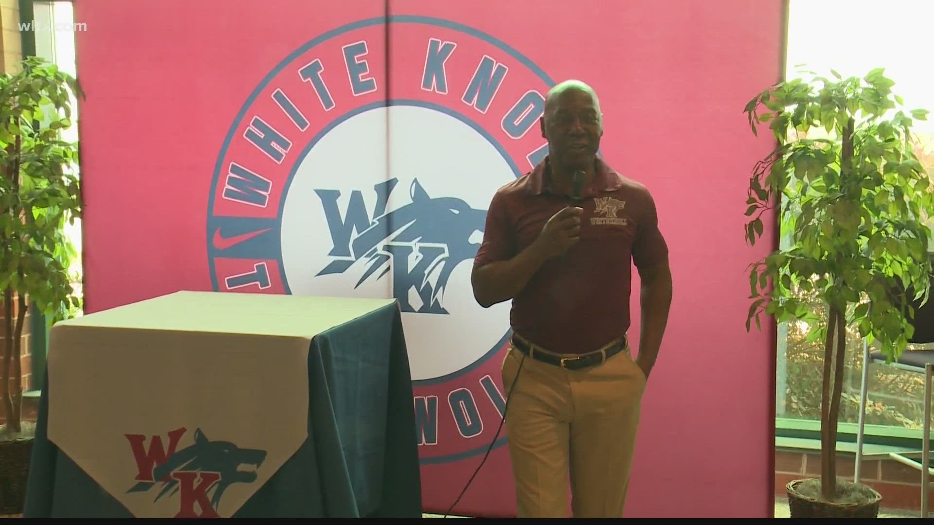 Hall of Famer Willie Thomas makes his first appearance at White Knoll High School. Thomas has been hired to take over the boys basketball program.