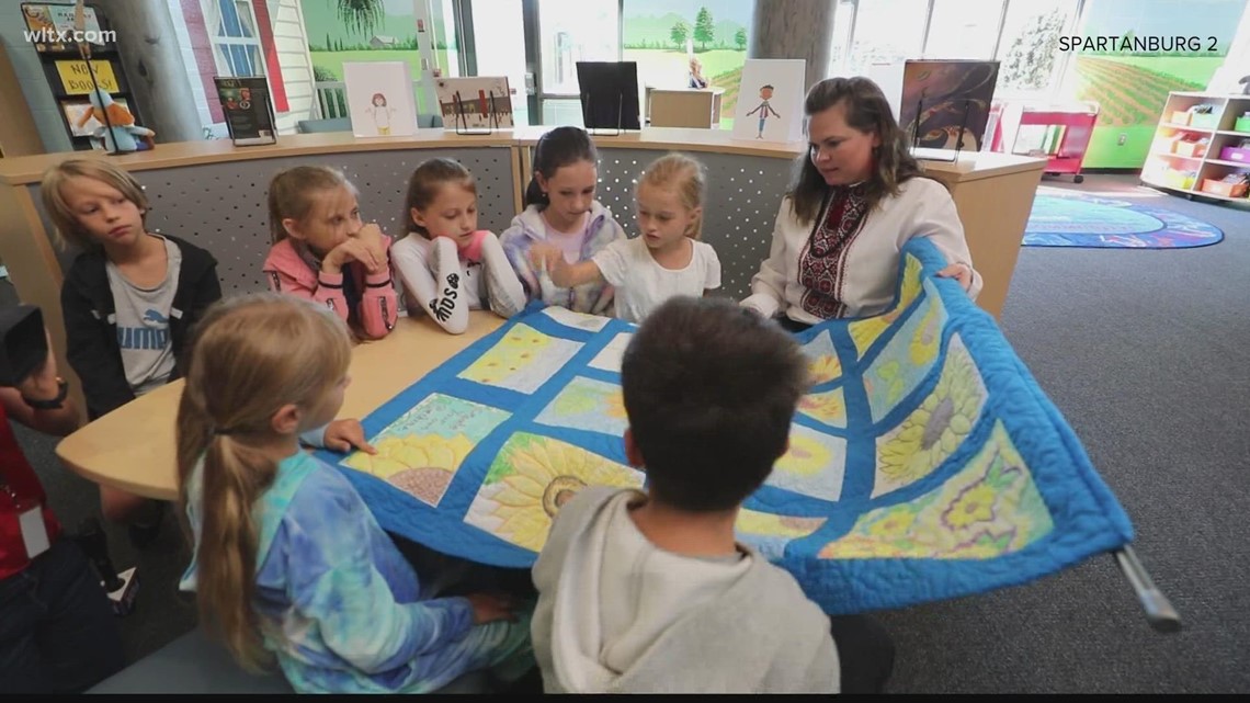 South Carolina elementary school gifts school a special quilt for Ukrainian students