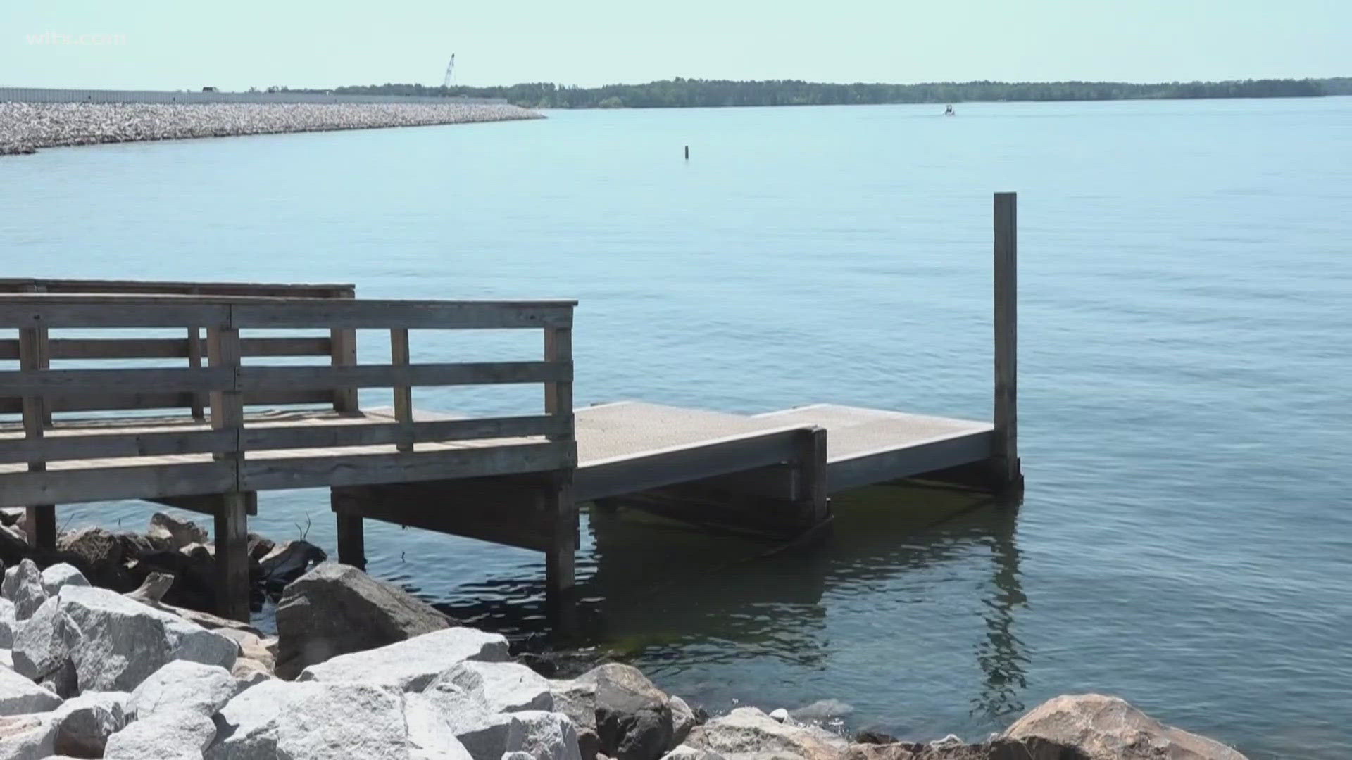 Man drowns after falling into water after stepping off boat, say authorities  | wltx.com