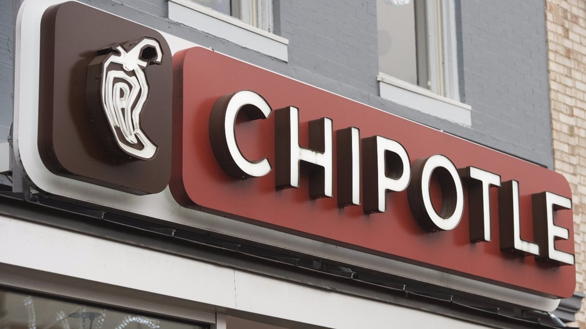 Chipotle Will Raise Average Wage to $15 an Hour - The New York Times