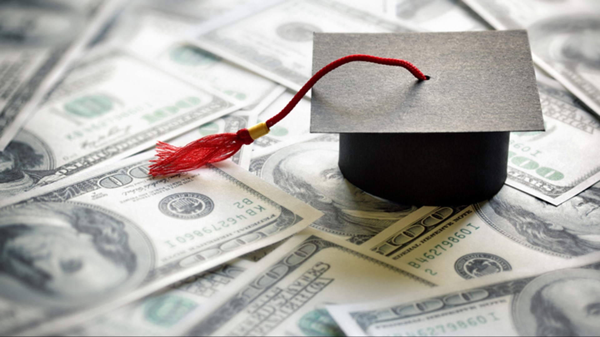 Yes, the proposed debt ceiling deal requires student loan payments to restart.