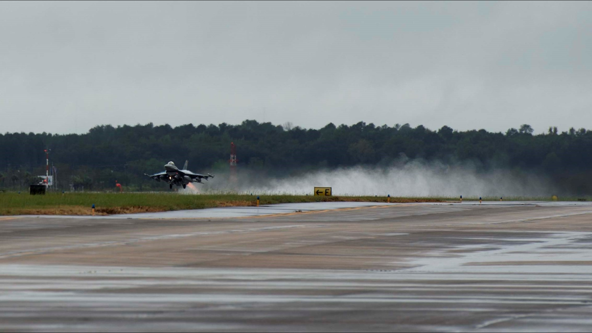 Shaw Air Force Base evacuates F-16s ahead of Hurricane Michael | wltx.com