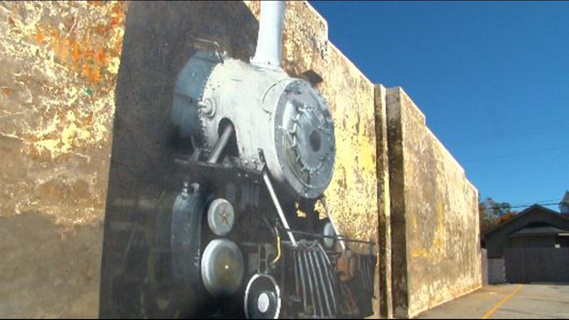 Train mural comes to life in Winnsboro
