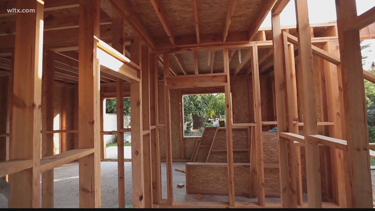 Soaring lumber prices affecting new home buyers, renovations