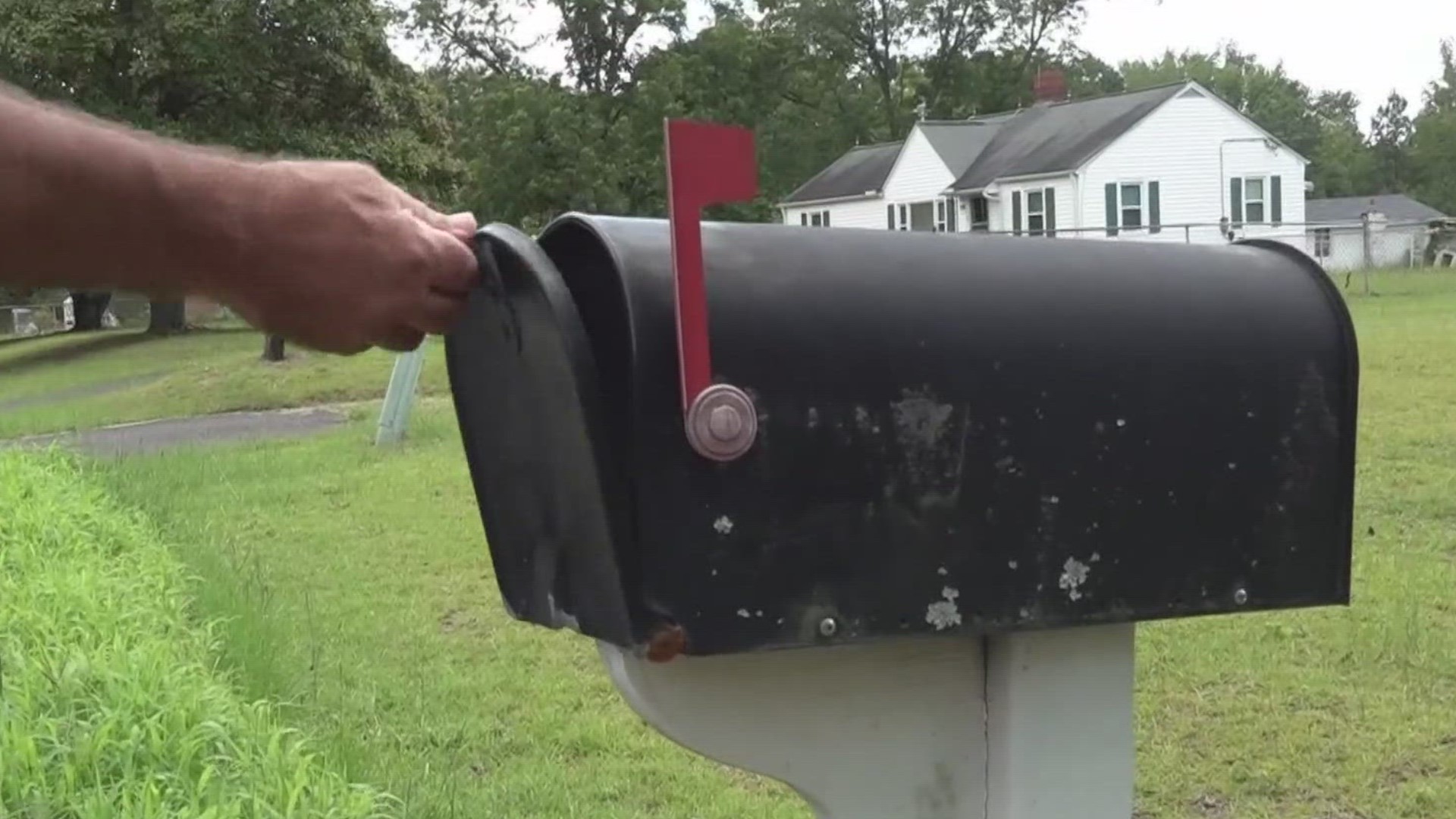 The Fairfield Sheriff's Department says that they have received multiple complaints about mail stolen from home mailboxes.