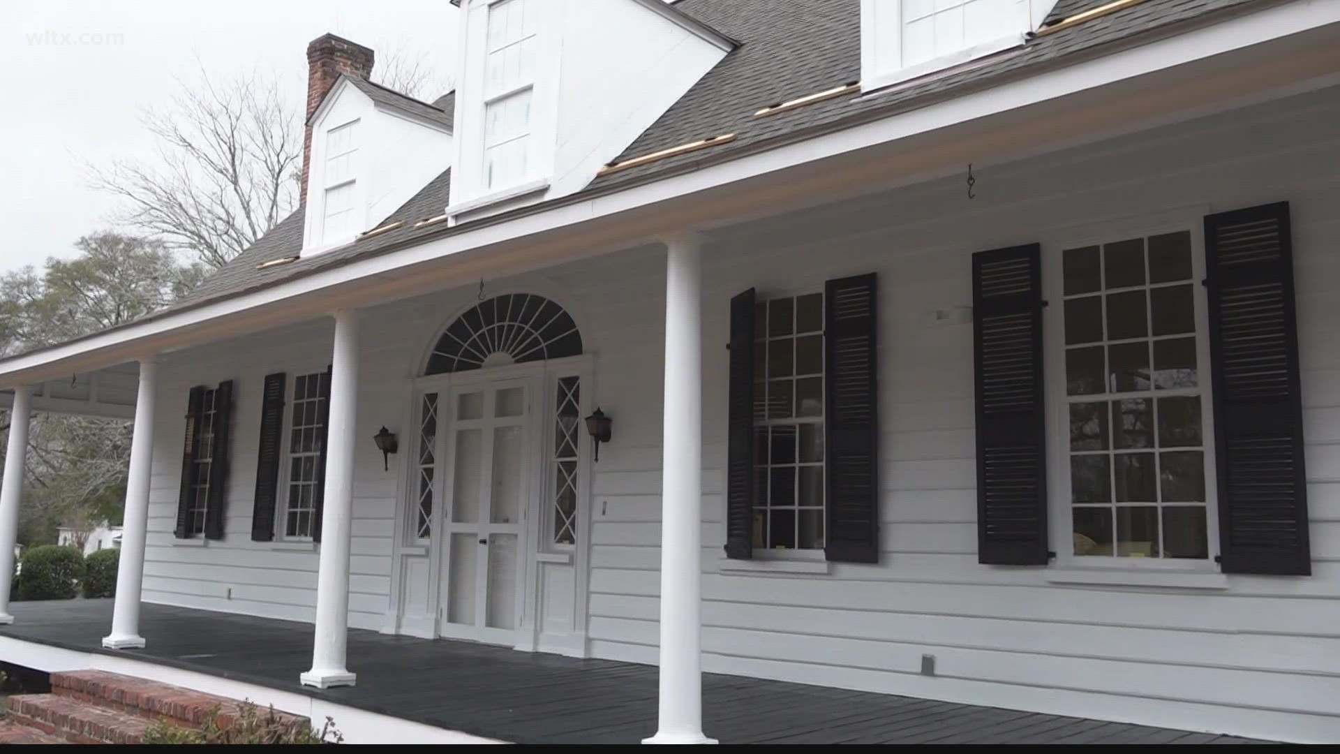 The Kershaw County Arts Center was granted a $10,000 donation to help with the restoration of a historic building in the community.