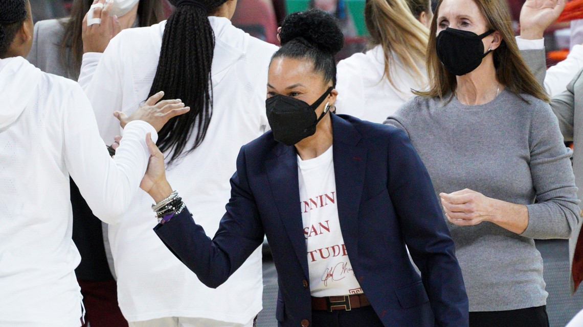 Candidate au poste de coach en NBA, Dawn Staley a apprécié son expérience  avec les Blazers • Basket USA