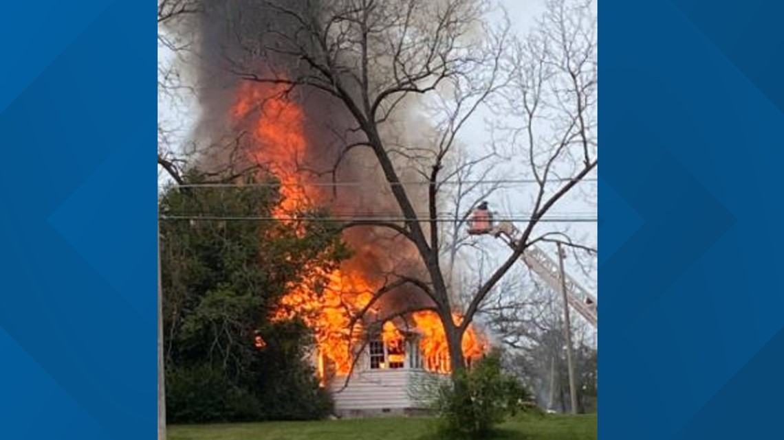 Firefighter rescues two from burning assisted living facility - Vimarsana News