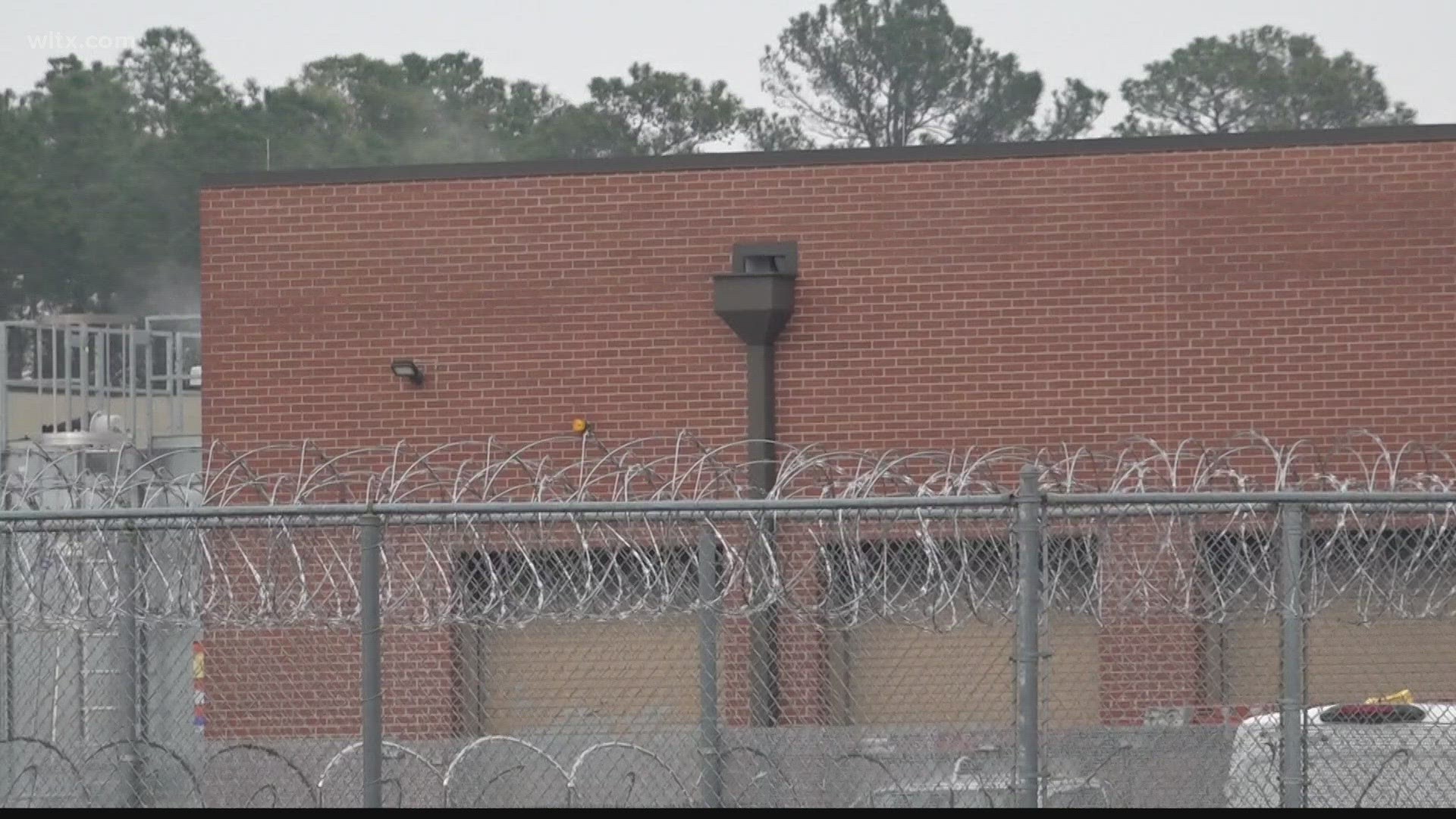 n employee at the Alvin S. Glenn Detention Center is being accused of taking money from a detainee at the jail