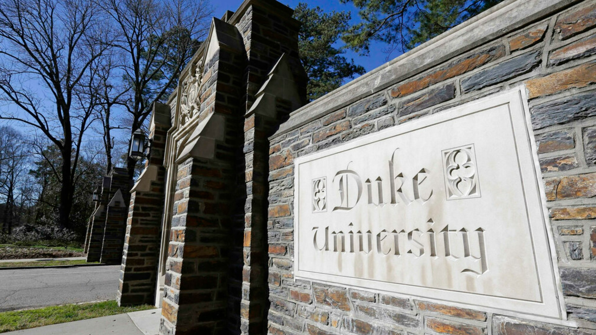 Duke University will provide full tuition grants for undergraduate students admitted to Duke from North Carolina and South Carolina.