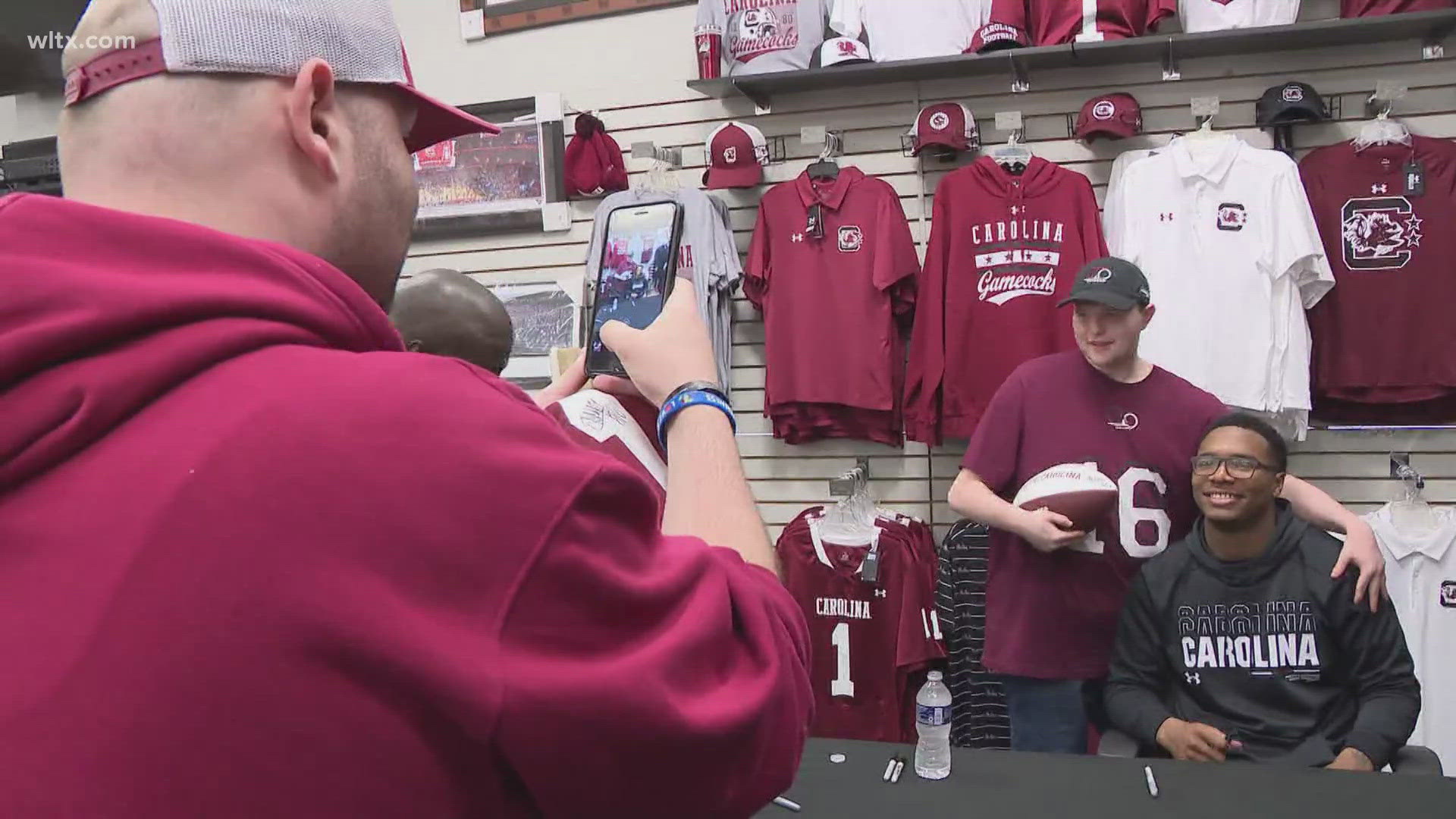 South Carolina quarterback LaNorris Sellers signs autographs, poses for pictures and talks about his celebrity status.