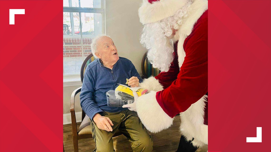 Gifts for Grands gives 'Merry Christmas' to 1,000 elders in SC - Vimarsana News