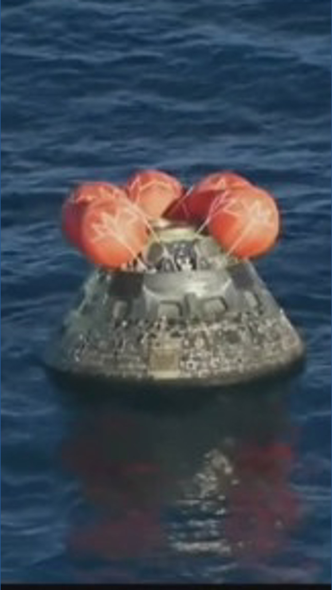 Artemis II crew splashes down to end historic moon mission | wltx.com