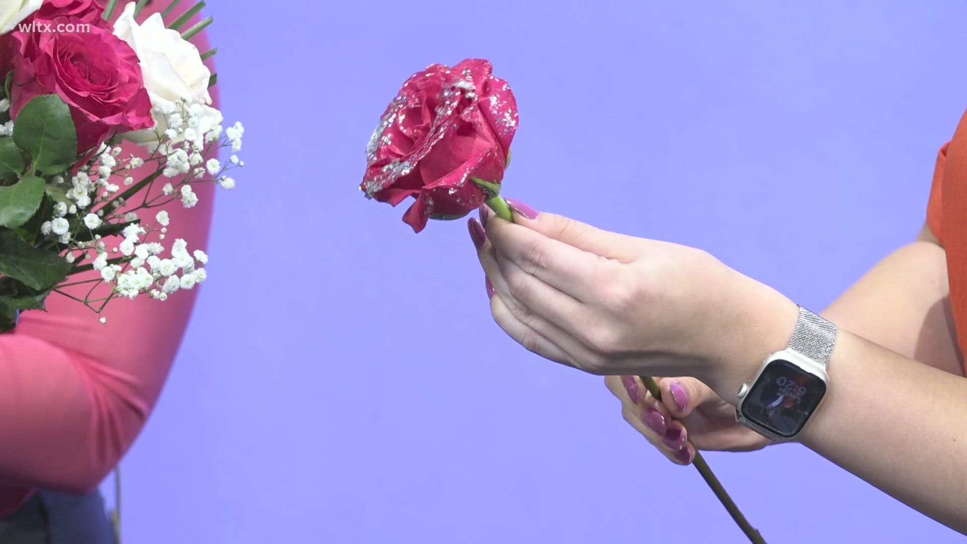 We're showing you how to make the viral glitter roses for Valentine's Day