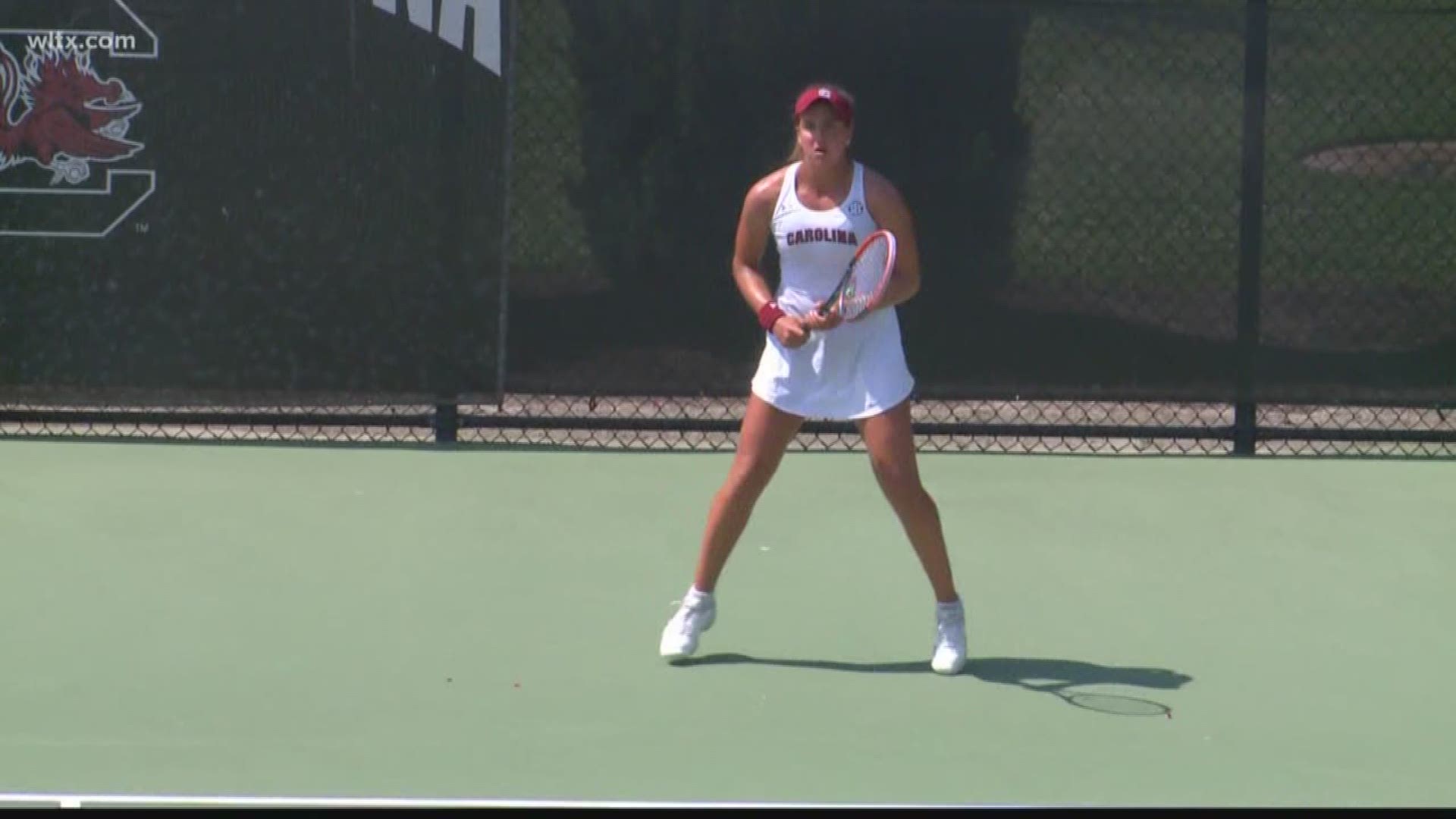 The USC women's tennis team cruised into the NCAA Round of 32 with a 4-0 win over Quinnipiac at the Carolina Tennis Center.