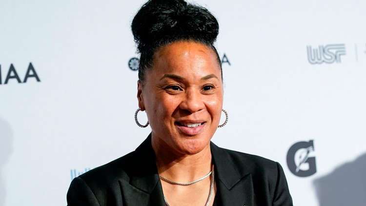 Dawn Staley will get a unique honor: Her own statue in Columbia