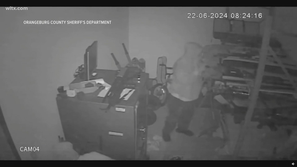 Pawn shop robbed in Orangeburg