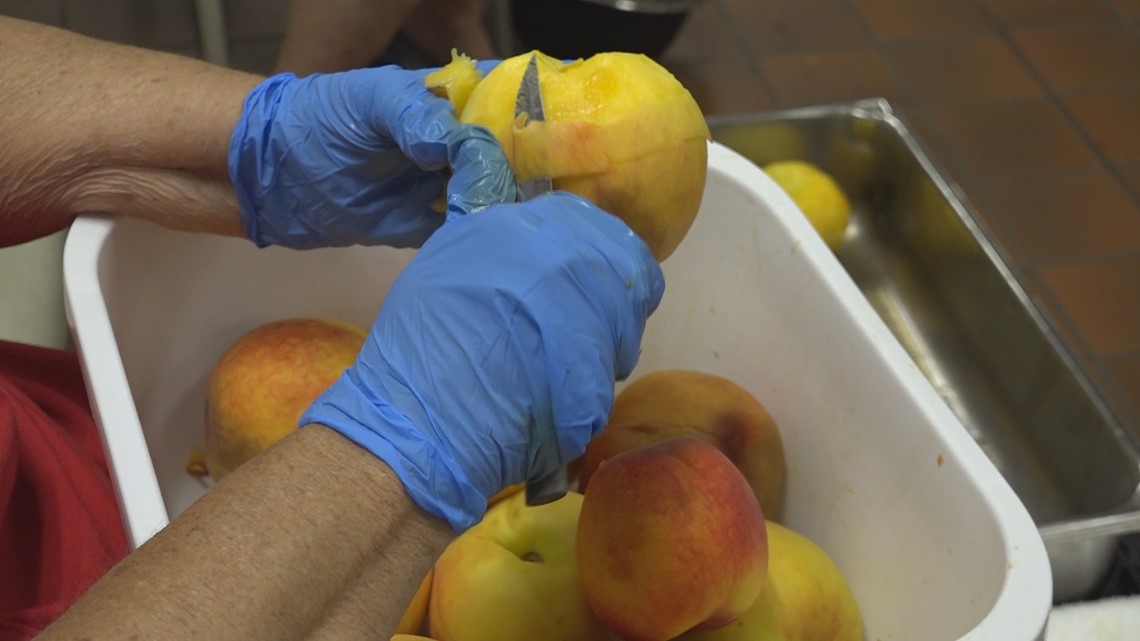 Looking peachy Volunteers prep ahead of Gilbert Peach Festival