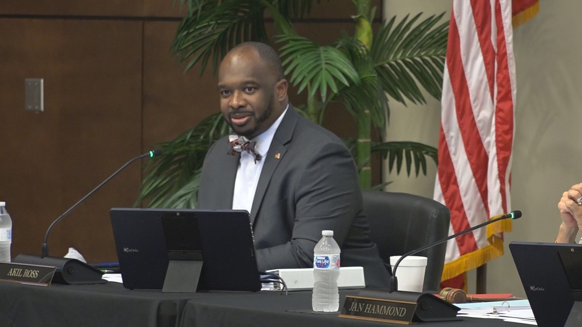 Lexington-Richland Five swears in new board member, proposes incentives for staff amid pandemic - Vimarsana News