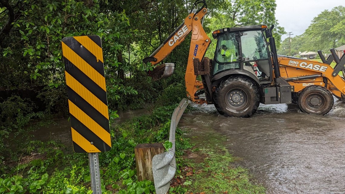 Highway 1 in BatesburgLeesville being cleared after flooding