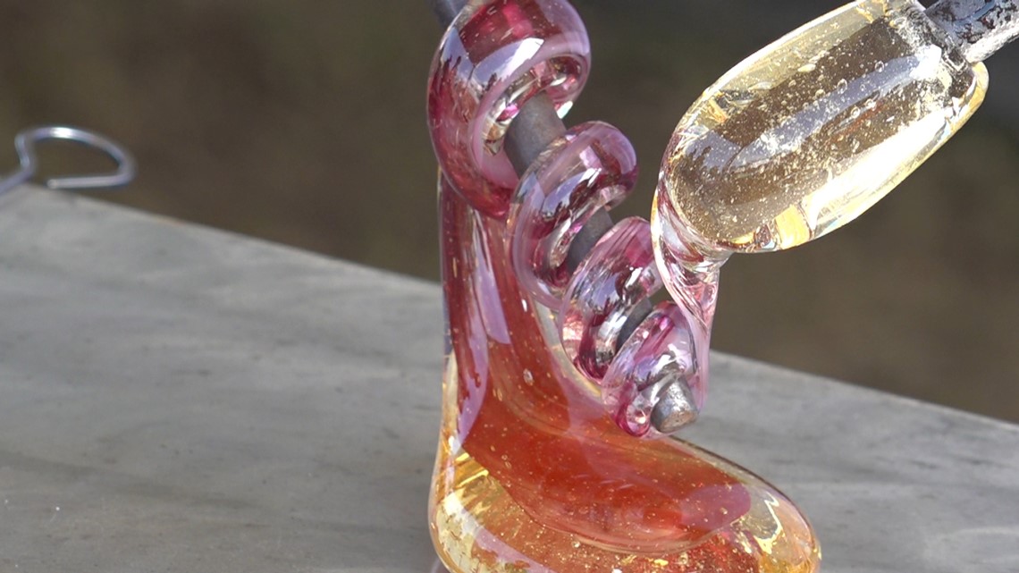 Glass blowers create live art at the South Carolina State Fair - Vimarsana News