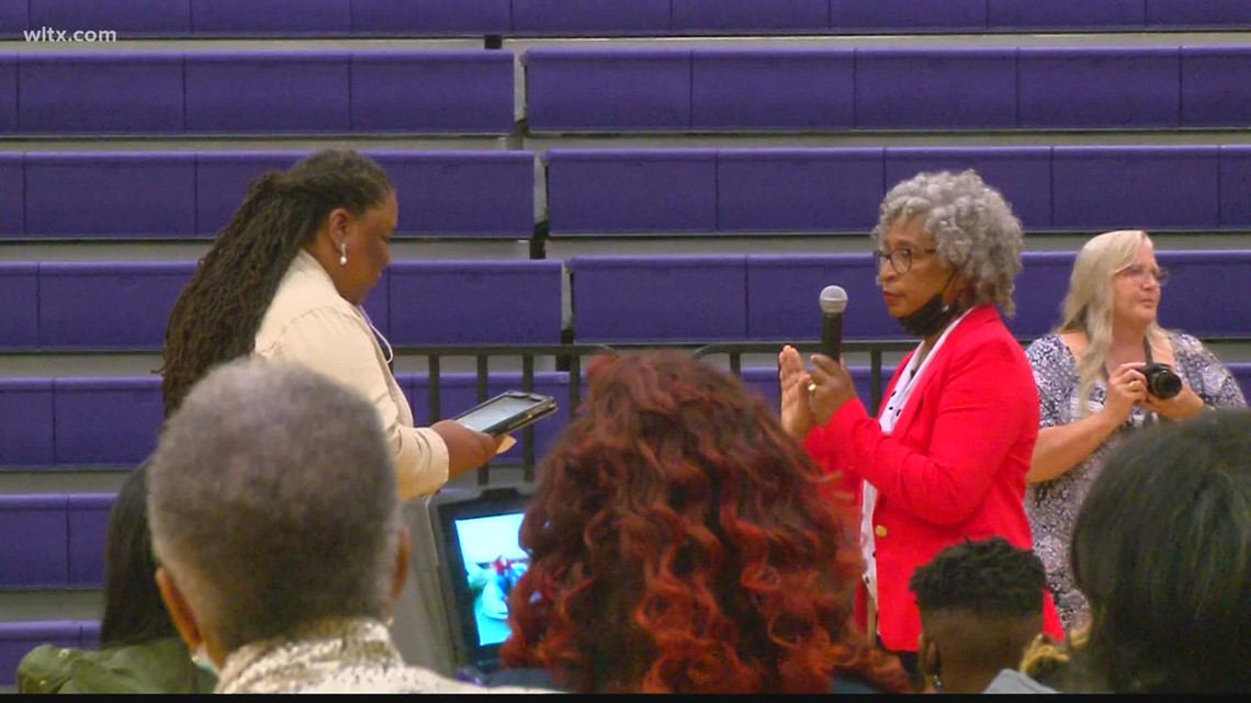 New mayor of Swansea sworn in