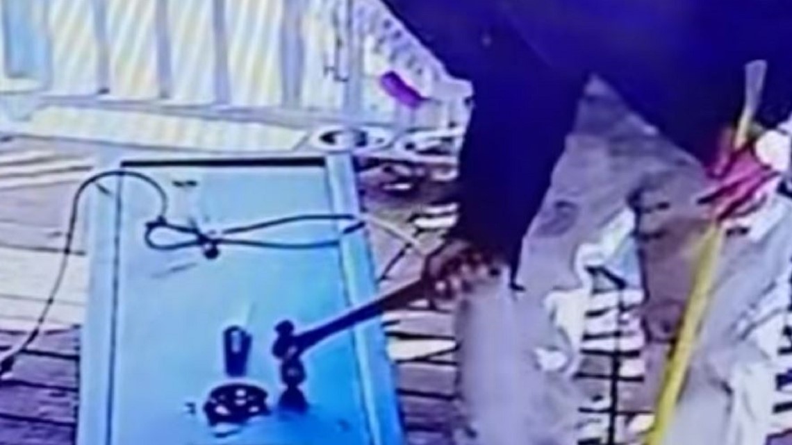 Kershaw County man seen on video attempting to crack stolen safe